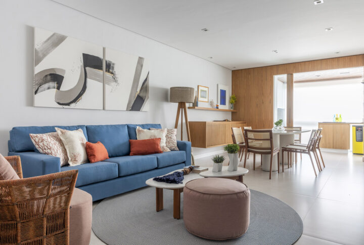 Refúgio contemporâneo na Riviera de São Lourenço: projeto de Andrea Balastreire valoriza luz natural e integração